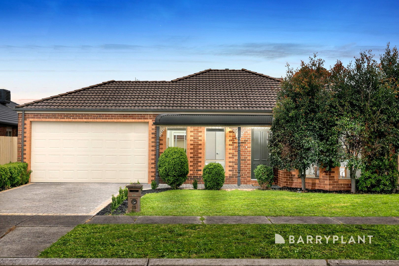 13 Cartier Way South Morang VIC 3752 Sold